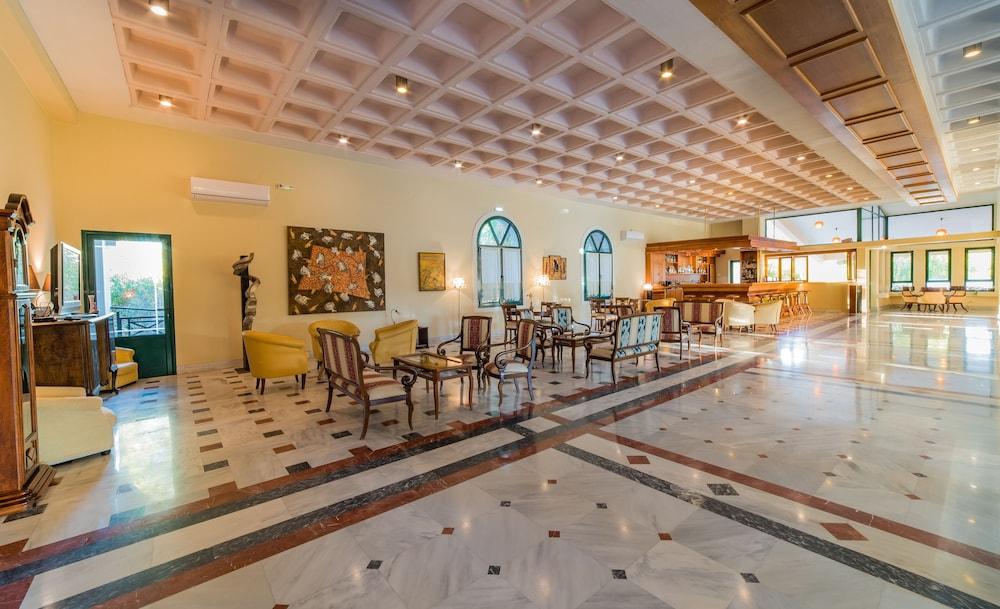 Ilaria Hotel Kalamákion Extérieur photo