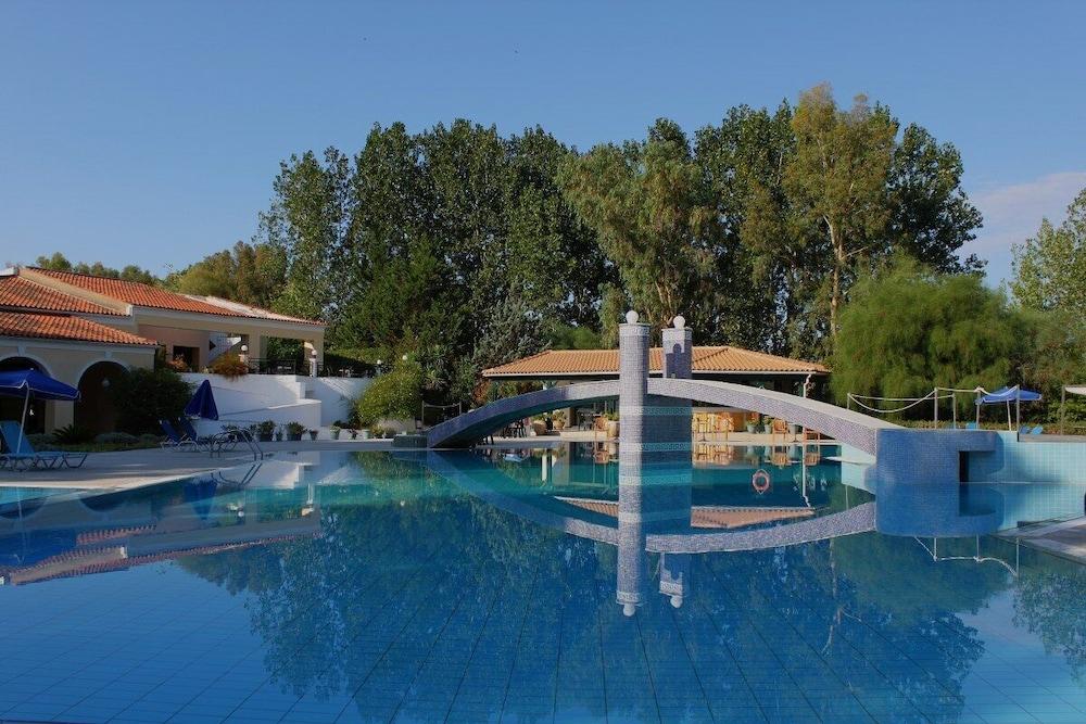 Ilaria Hotel Kalamákion Extérieur photo