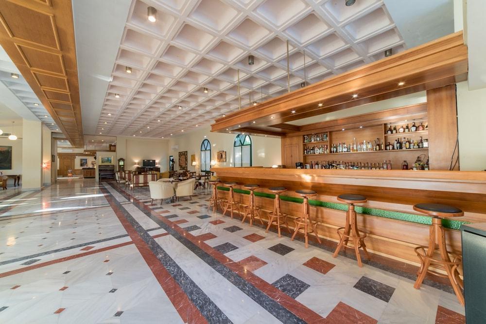 Ilaria Hotel Kalamákion Extérieur photo