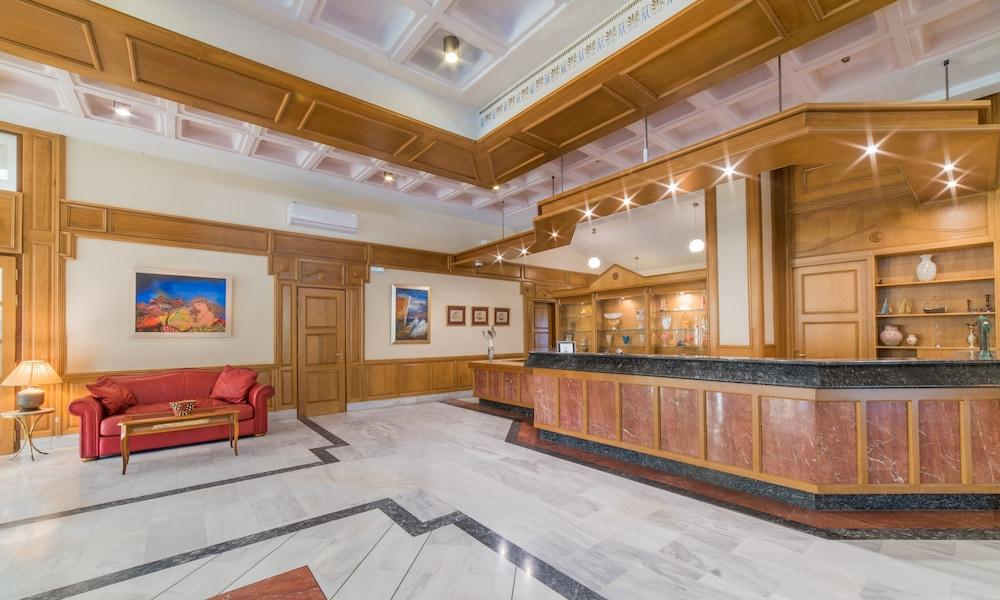 Ilaria Hotel Kalamákion Extérieur photo