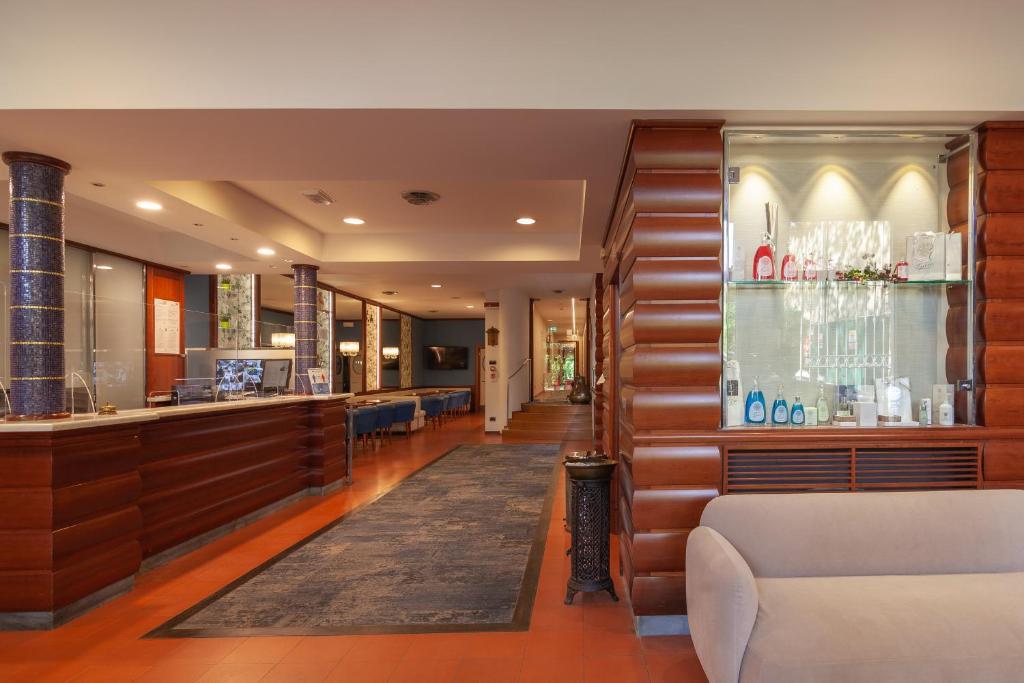 Ilaria Hotel Kalamákion Extérieur photo