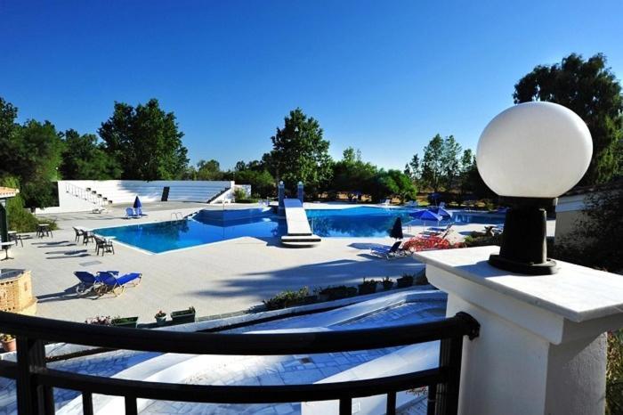 Ilaria Hotel Kalamákion Extérieur photo