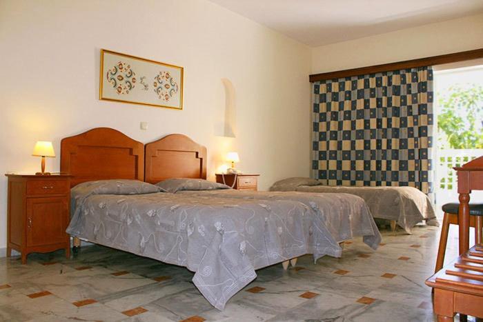 Ilaria Hotel Kalamákion Extérieur photo